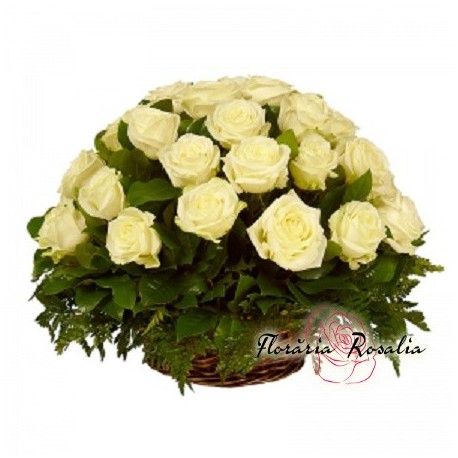 Cos 35 trandafiri albi