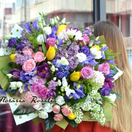 Buchet impresionant cu flori de primavara