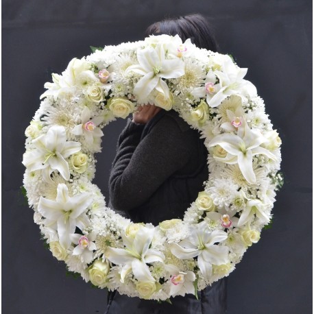 Coroana rotunda alba