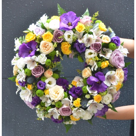 Coronita cu mov si galben