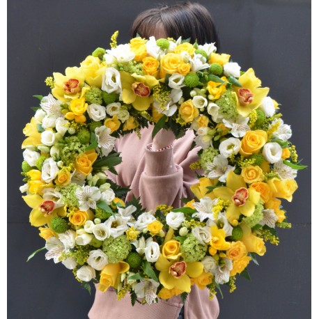 Coronita galbena cu orhidee