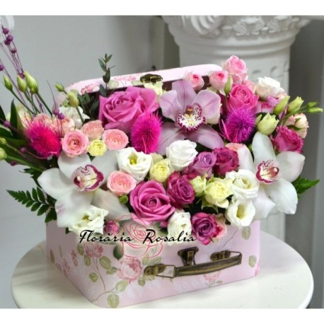 Cufar cu flori roz