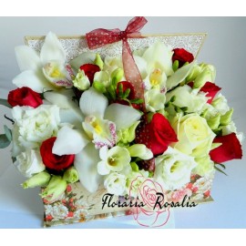 Carte cu flori alb-rosii