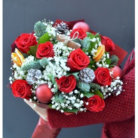 Buchet de Craciun cu 9 trandafiri