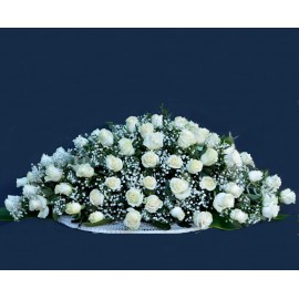 Aranjament de capac cu 70 trandafiri