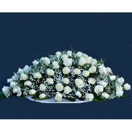 Aranjament de capac cu 70 trandafiri